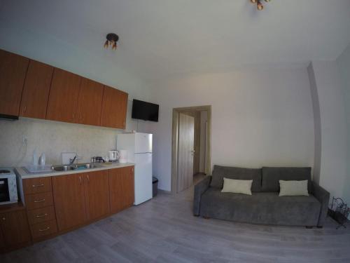 Nikos Psathaki Apartment 2