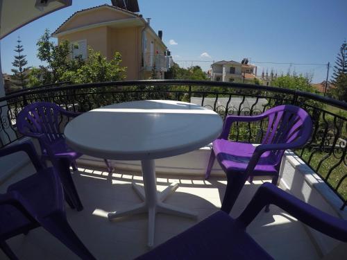 Nikos Psathaki Apartment 2
