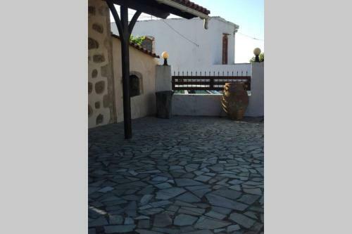 Roupes Stone House