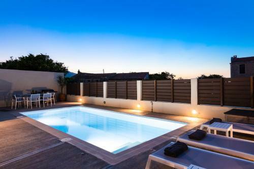 Villa Roustika 4 Seasons