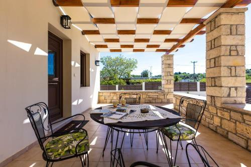 Villa Roustika 4 Seasons