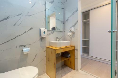Hotel Aqua Luxury Suites