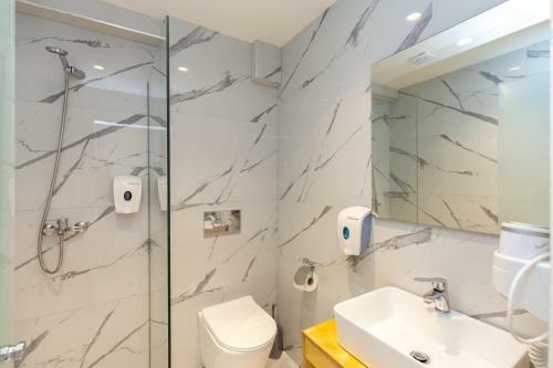 Hotel Aqua Luxury Suites