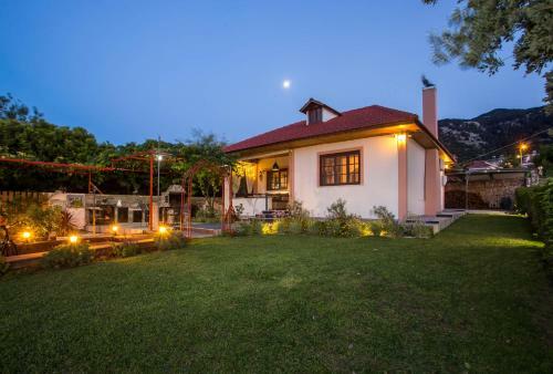 Old Nest House