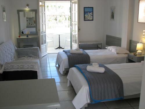 Dolphin Apartments & Studios