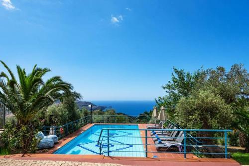 A 5bedroom Villa With Pool & Amazing Seaview