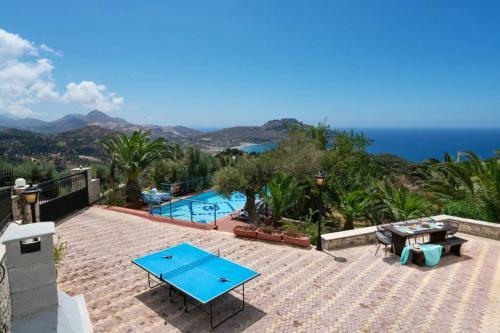 A 5bedroom Villa With Pool & Amazing Seaview