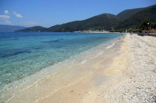 Alexi?s Apartment. 1 Minute Walk To The Beach.