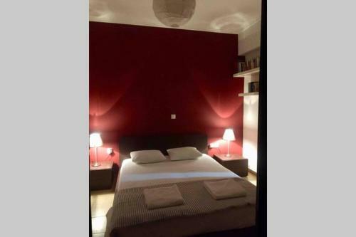Alexi?s Apartment. 1 Minute Walk To The Beach.