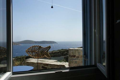 Sea Breeze Serifos
