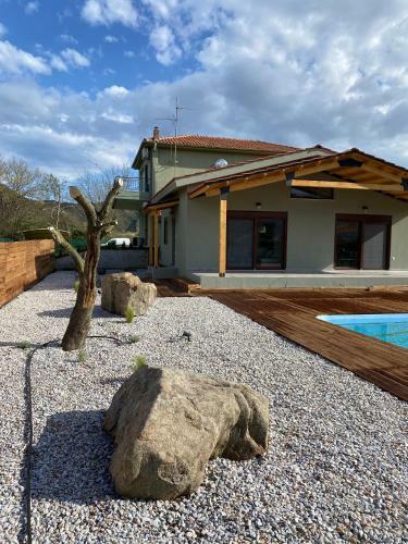 Thespis Villa 2