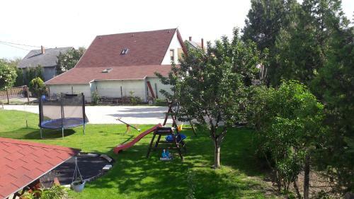 Balaton Apartmanh�z