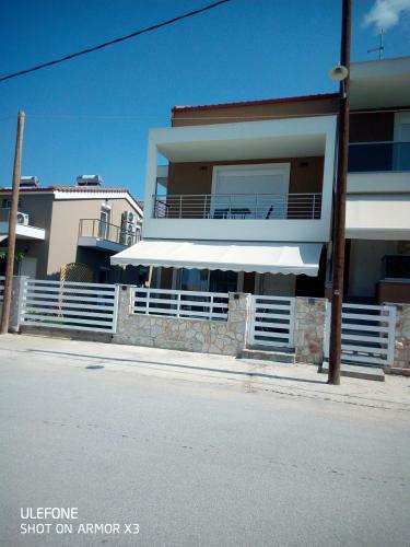 Lina House