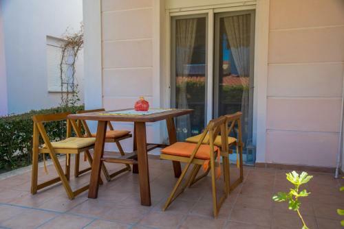 Quintessence Villas Neakitos