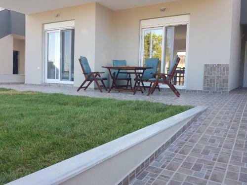 Lagonisi Apartment