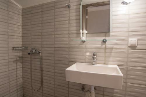 Quintessence Level Suites