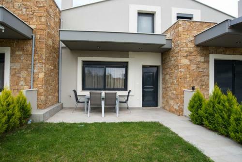 Quintessence Level Suites