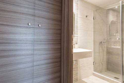 Quintessence Level Suites