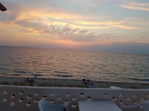 Golden Sunset Beach House
