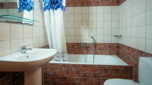 Spiros Apartments