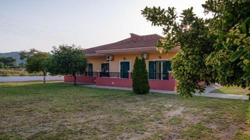 Spiros Apartments