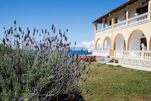 Ntoriseveline Beach House
