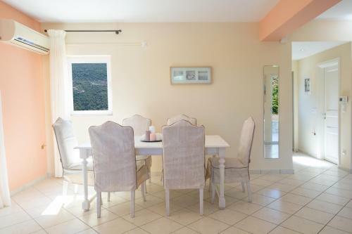 Okeanides Villas