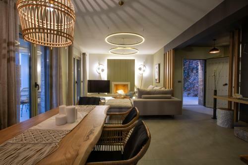 Villa Anthelia-idyllic View And Private Access To The Sea