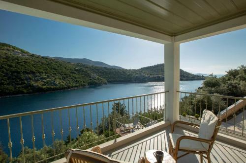 Villa Anthelia-idyllic View And Private Access To The Sea