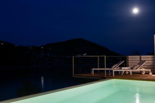 Villa Anthelia-idyllic View And Private Access To The Sea