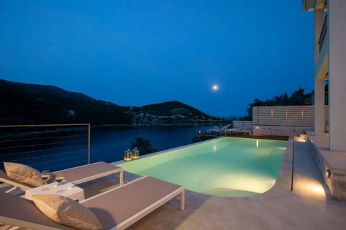 Villa Anthelia-idyllic View And Private Access To The Sea