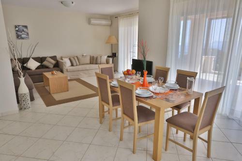 Villas Adiora
