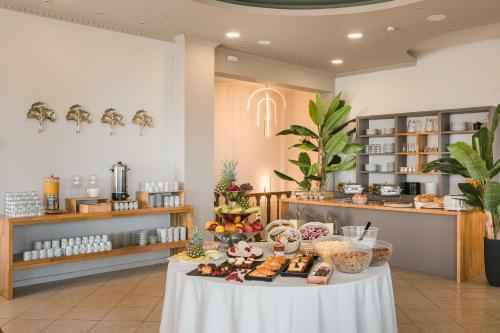 Makis Hotel