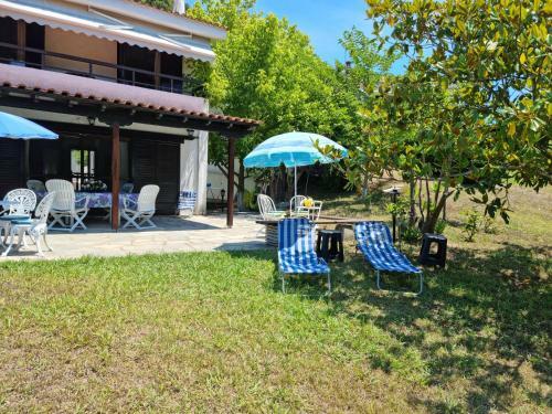 Beachfront Villa 100m From Sea For Up To 10 Guests