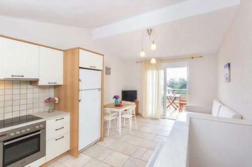 Adonis Apartman