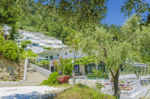 Dionysos Hotel