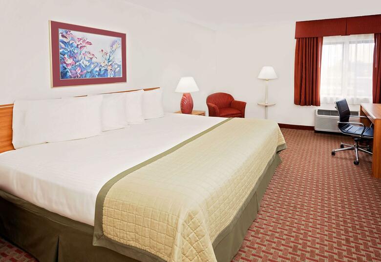 Hotel Baymont Inn & Suites St. Joseph - Stevensville
