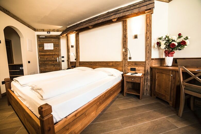 Hotel Garn� Paradisi