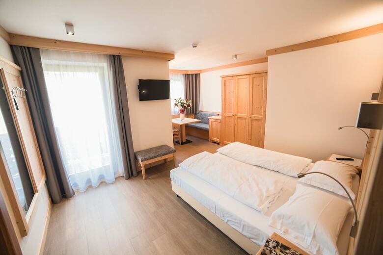 Hotel Garn� Paradisi