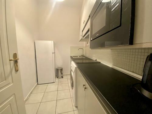 Le Chris Central Apartments