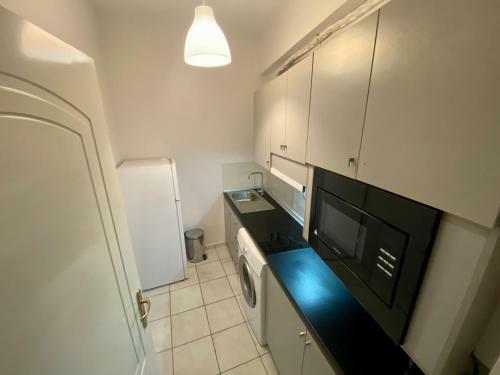 Le Chris Central Apartments