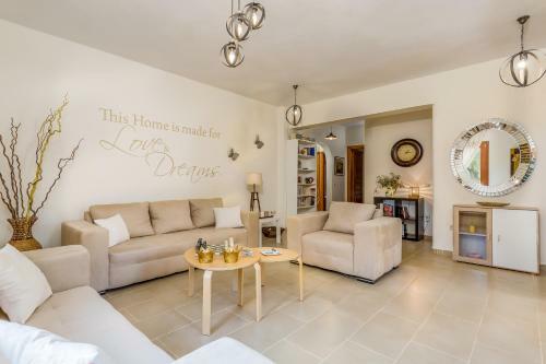 Olive Grove Apartment