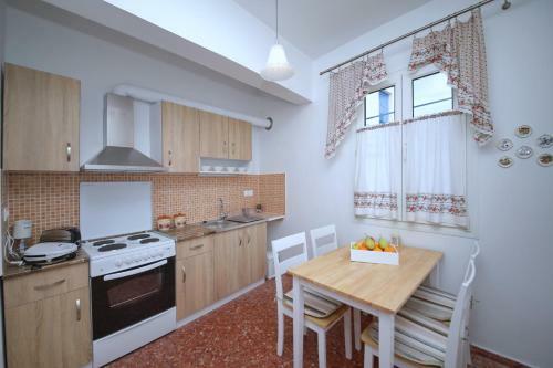 Molos House
