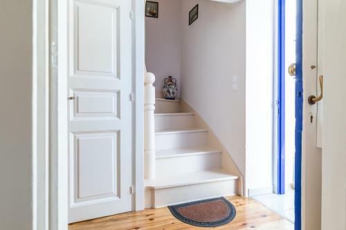 Niki's Traditional House