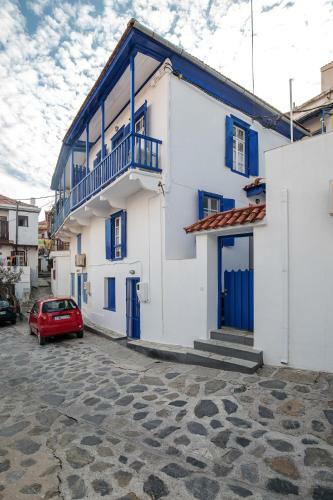 Niki's Traditional House