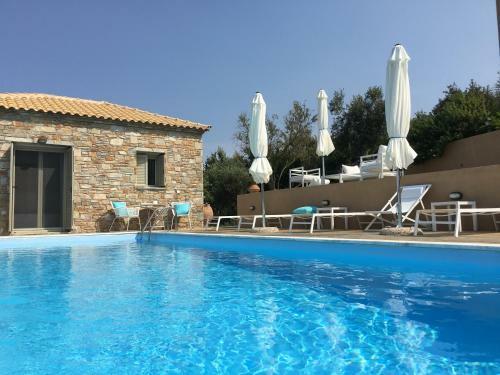 Luxury Villa + Guest House Couchers de Soleil Mer