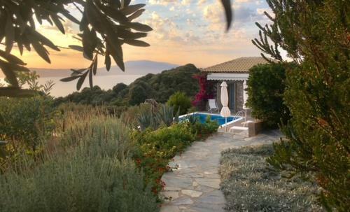 Luxury Villa + Guest House Couchers de Soleil Mer