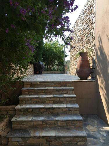 Luxury Villa + Guest House Couchers de Soleil Mer