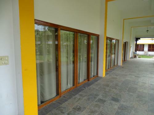 Hotel Nalla Eco Beach Resort