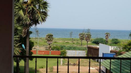 Hotel Nalla Eco Beach Resort